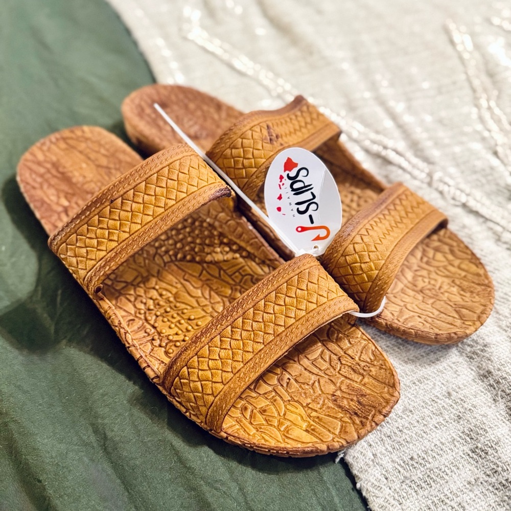 J-Slips Textured Sandals (Men’s 10)